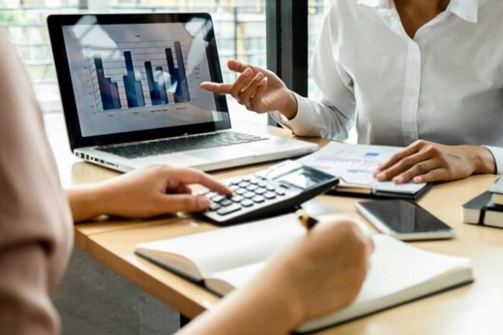 Equipo de consultoría financiera